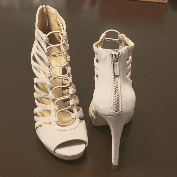 Michael-Michael Kors Womens Clarissa platform heels. - Picture 2 of 10